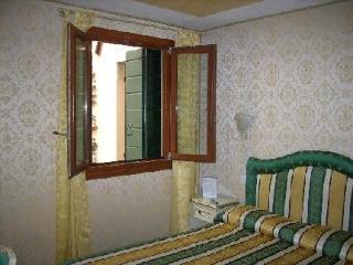 דולו Albergo Alla Campana מראה חיצוני תמונה